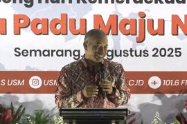 Prof Komaruddin sampaikan pesan saat malam renungan HUT Ke-80 RI di USM