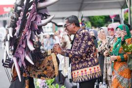 Kemenbud: Kiprah Jember Fashion Carnaval sebagai fenomena budaya dunia