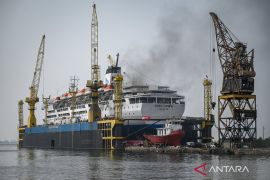 Pelni selidiki penyebab Kapal Dorolonda terbakar di Tanjung Priok