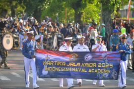 Kirab Genderang Suling Gita Jala Taruna AAL di Padang Page 2 Small