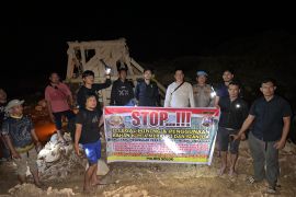 Polres Solok grebek dan hentikan  tambang ilegal di Kecamatan Tigo Lurah