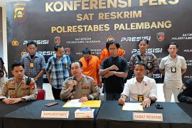 Polrestabes Palembang tangkap ayah dan anak pelaku  pembunuhan pemuda