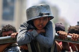 Merana, pengungsi Palestina tunggu bantuan makanan di Gaza