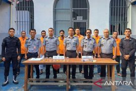 Lapas Banda tes urine WBP dan petugas komitmen berantas narkoba