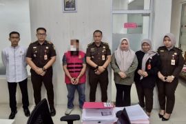 Polhukam kemarin dari dugaan korupsi hingga produk hukum berkualitas