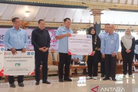 "Gebyar TJSP Merdeka 2025" menyalurkan bantuan total Rp4,89 miliar