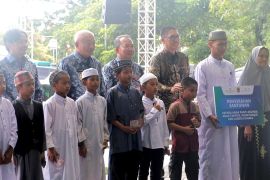 Bank Kalsel salurkan santunan untuk 980 penerima