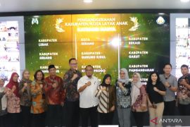 Pemkab Bekasi meraih predikat madya Kabupaten Layak Anak 2025