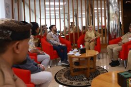 Bupat Ipuk: Nakes dilatih sampaikan informasi kesehatan kepada warga