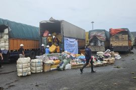 Satgas pemberantasan penyelundupan gagalkan barang ilegal di pelabuhan rakyat Jambi