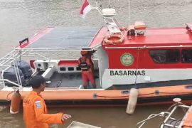 Tim SAR Timika berupaya evakuasi 20 penumpang perahu Muara Inauga