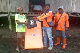 BPBD Sarmi salurkan bantuan warga terdampak gempa