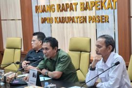 Komisi I DPRD Paser minta pemkab penuhi sarana publik di Tanjung Harapan