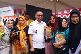 Pasar murah dan baksos meriahkan HUT Ke-80 RI di Kota Pontianak