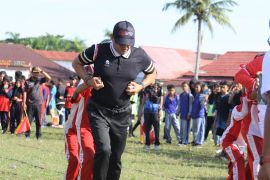 Pemkot Singkawang memeriahkan HUT ke-80 RI dengan lomba permainan tradisional