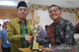Wabup Paluta tutup Festival Seni Qasidah tingkat Kabupaten 2025