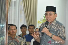 Wawako Maigus Nasir gelar temu ramah dengan 54 anggota paskibraka Kota Padang 2025