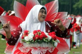 Semarak HUT Kemerdekaan RI dengan senam berkostum