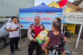 Satbinmas dan Samapta Polres Situbondo gelar pasar murah beras SPHP