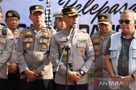 Polres Cianjur mengirim 48 ton beras ke Polsek untuk gerakan pangan murah