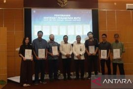 Badan Mutu KKP Babel serahkan sertifikat jaminan mutu perikanan