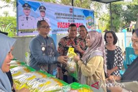 Pemkot Tanjungbalai gelar pasar murah, Fadly : Mudahkan warga dapat sembako