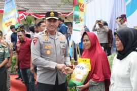 Polda Banten salurkan 35,5 ton beras lewat Gerakan Pangan Murah