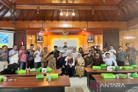 ANTARA Biro DIY berikan materi peningkatan kapasitas KIM Page 3 Small