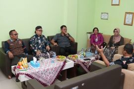 Pemkab Sleman menangani ratusan siswa diduga keracunan makanan