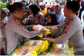 Polres Tulungagung gelar pasar murah beras di seluruh Polsek jajaran