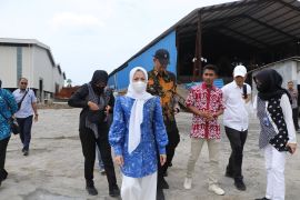 Bupati Ratu Zakiyah pastikan warga meninggal bukan karena limbah pabrik