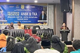 Pemkot Jayapura beri pelatihan bagi proktor ANBK-TKA jenjang SMP