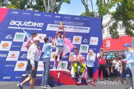 Penonton kagum pembalap  Indonesia raih juara dunia Aquabike 2025