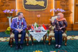 Khofifah apresiasi dukungan Inggris perkuat transportasi publik Jatim