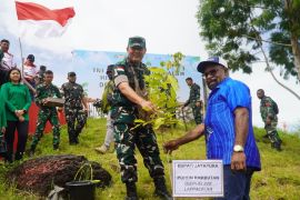 Korem 172/PWY menanam 80.000 pohon jelang HUT Ke-80 RI