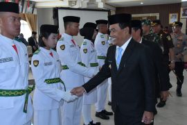 Bupati HSS kukuhkan 32 anggota Paskibraka 2025