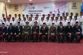 Pj Wali Kota Pangkalpinang kukuhkan 36 anggota Paskibra