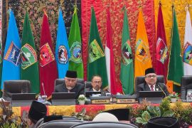 Gubernur Mahyeldi ajak warga Sumbar resapi pesan Presiden untuk bangun daerah