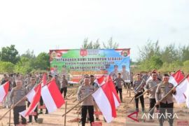 Polres Bangka Selatan tanam 1.000 pohon di lahan bekas tambang