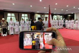 Gubernur kukuhkan 43 anggota Paskibraka Sultra untuk upacara HUT RI