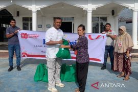 HUT ke 80 Kemerdekaan RI, Latabas laksanakan bakti sosial