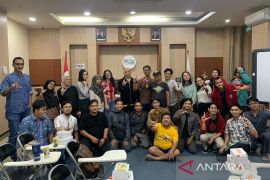 Jakarta Barat uji coba program klub bahasa Inggris