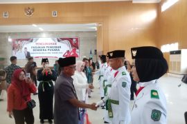 Bupati Belitung kukuhkan 32 anggota Paskibraka Belitung 2025