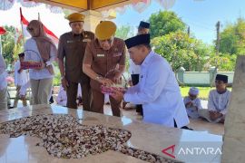 Peringati HUT RI, Bambang Haryo ziarah ke makam WR Soepratman