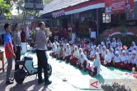 Polresta  Banjarmasin edukasi pelajar soal penggunaan sepeda listrik