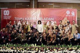 Menhut beri penghargaan Kalimantan Selatan 2025 kepada lima delegasi Dishut Kalimantan Selatan