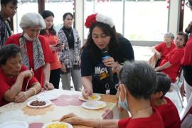 Bank Mandiri Taspen salurkan bantuan sosial ke 310 lansia