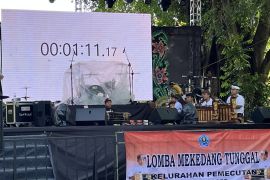 Warga gelar Pemecutan Festival meriahkan HUT RI dengan lomba budaya