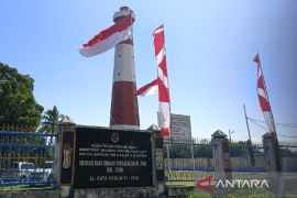 Bendera berukuran besar warnai peringatan HUT RI di perbatasan RI-PNG