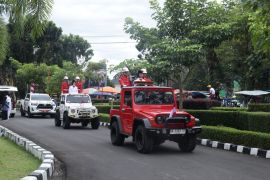 Pemkab Agam gelar kirab bendera merah putih sambut Upacara HUT RI